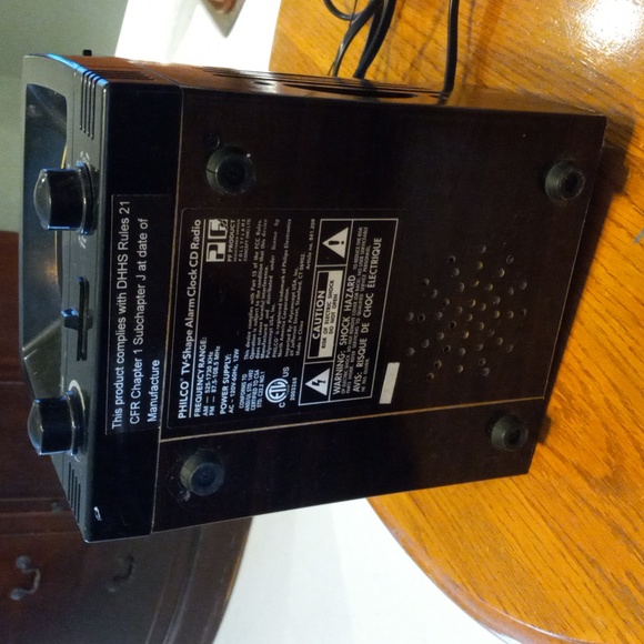 Philco TV CD alarm clock am fm radio. - Picture 8 of 8